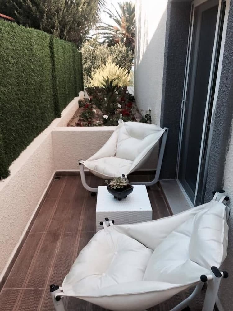 Erythros Boutique Hotel