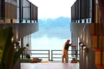 Chic Chiangkhan Hotel