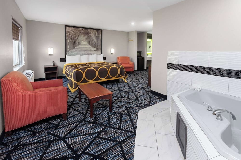 Super 8 by Wyndham Olney