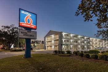 Studio 6 Savannah, GA