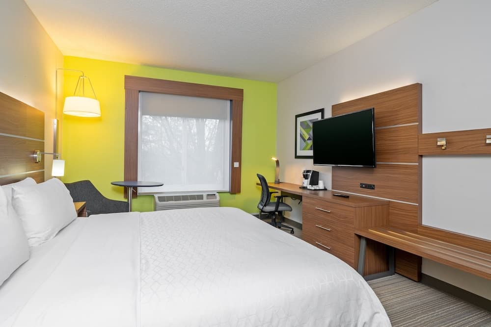 Holiday Inn Express Hotel & Suites Woodbridge by IHG