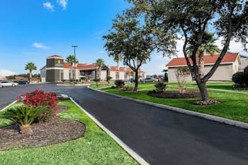 La Quinta Inn by Wyndham San Antonio Brooks City Base