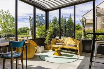 Greet Hotel Angouleme