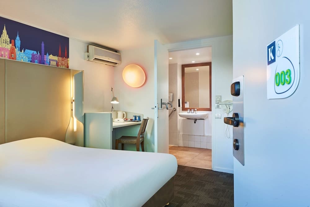 Kyriad Brie Comte Robert