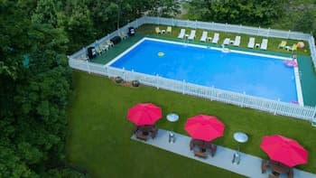 Christmas Farm Inn and Spa