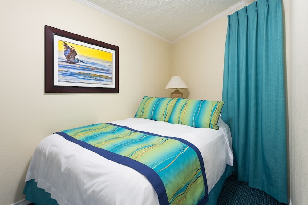 Casa Del Mar Beachfront Suites