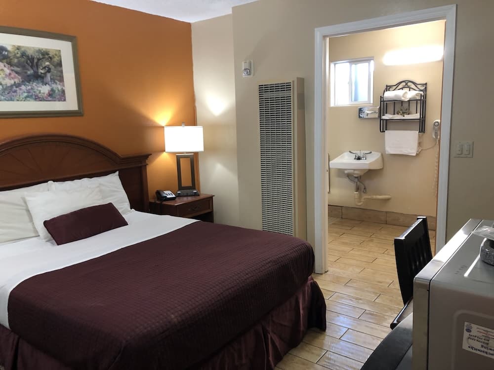 Holland Inn & Suites