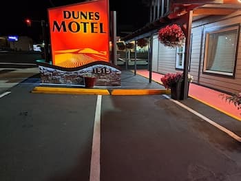 Dunes Motel