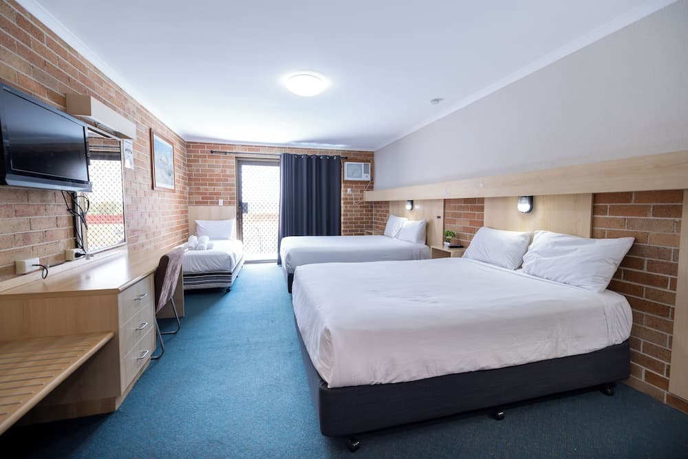 Windsor Riverview Inn