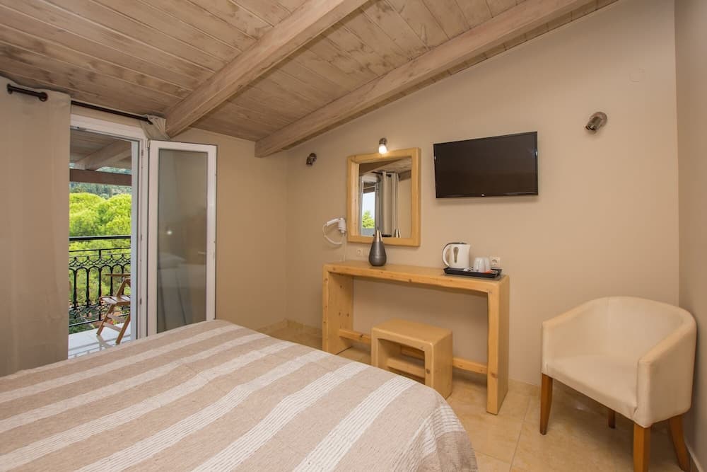 Iniohos Zante Hotel & Suites