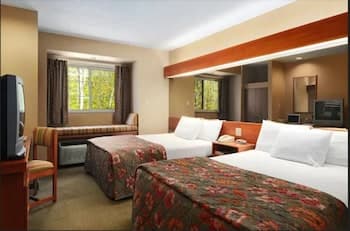 Parry Sound Inn & Suites