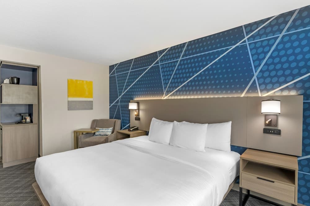 Comfort Inn & Suites Hampton near Coliseum