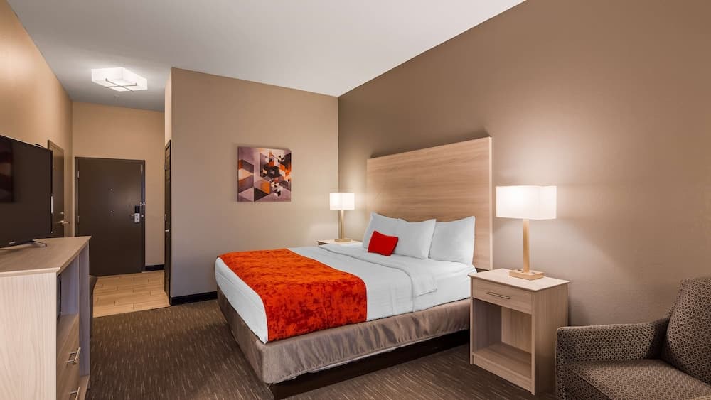 Best Western Plus New Cumberland Inn & Suites