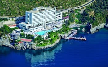 Korumar Deluxe Hotel