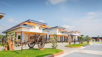 Infinity See Sun Resort