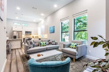 Montrose Guesthouse Suites