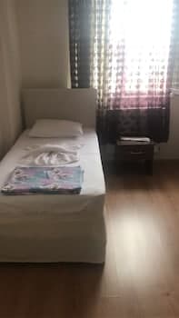 Zoviya Hill White Apart