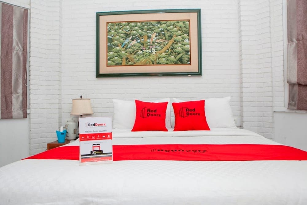 RedDoorz Plus near Dago Pakar