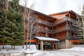 Mountainside 229e 1 Bedroom Condo by RedAwning