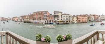Luxury Apartment On Grand Canal
