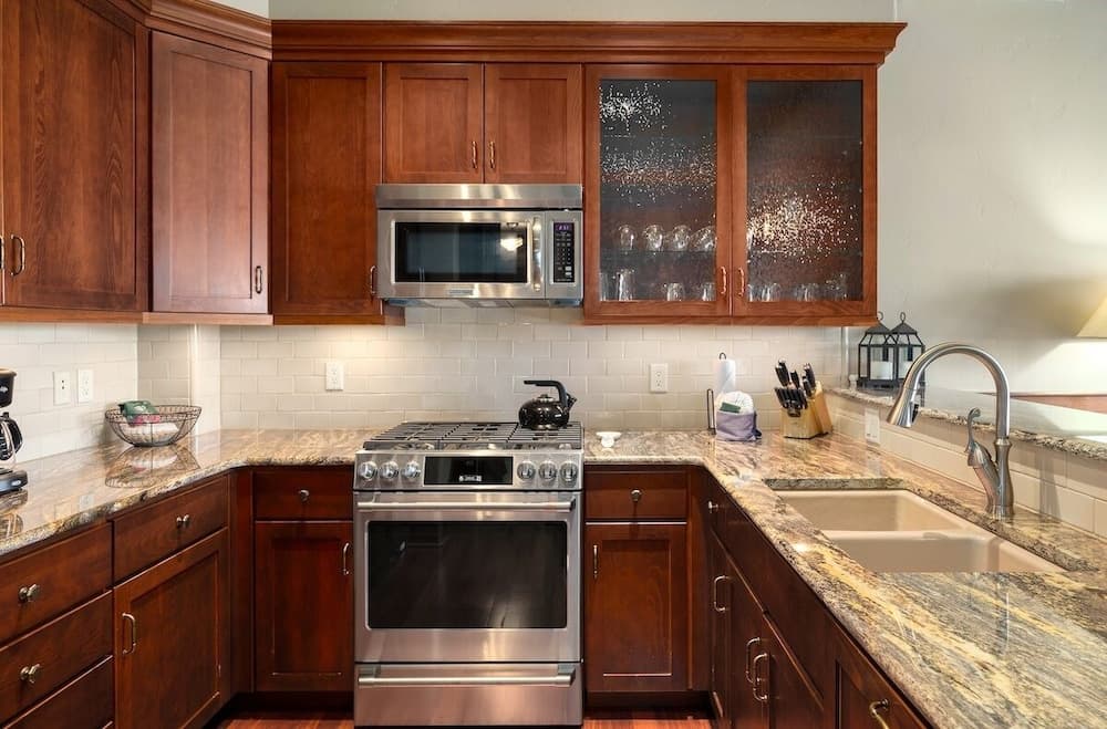 The Victoria 4 1 Bedroom Condo by RedAwning