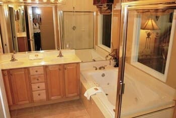 Silver Beach Towers 1704e 3 Bedroom Condo by RedAwning