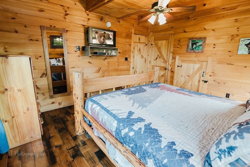 Graceful Awestruck Perfect Mountain Views with Pool Access by RedAwning