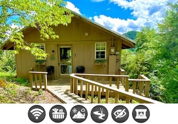 Riverview 1 Bedroom Cabin by RedAwning