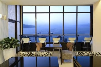 Hu Yue Lakeview Hotel