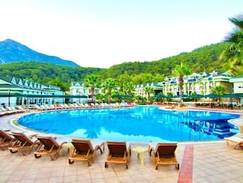 Green Forest Holiday Village