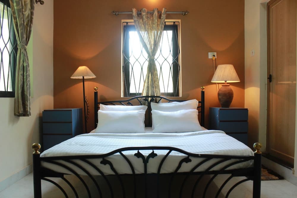 OYO 9358 Home Designer 1BHK Candolim