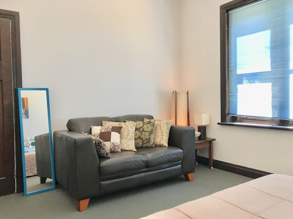 Hill's Creek Holiday Home