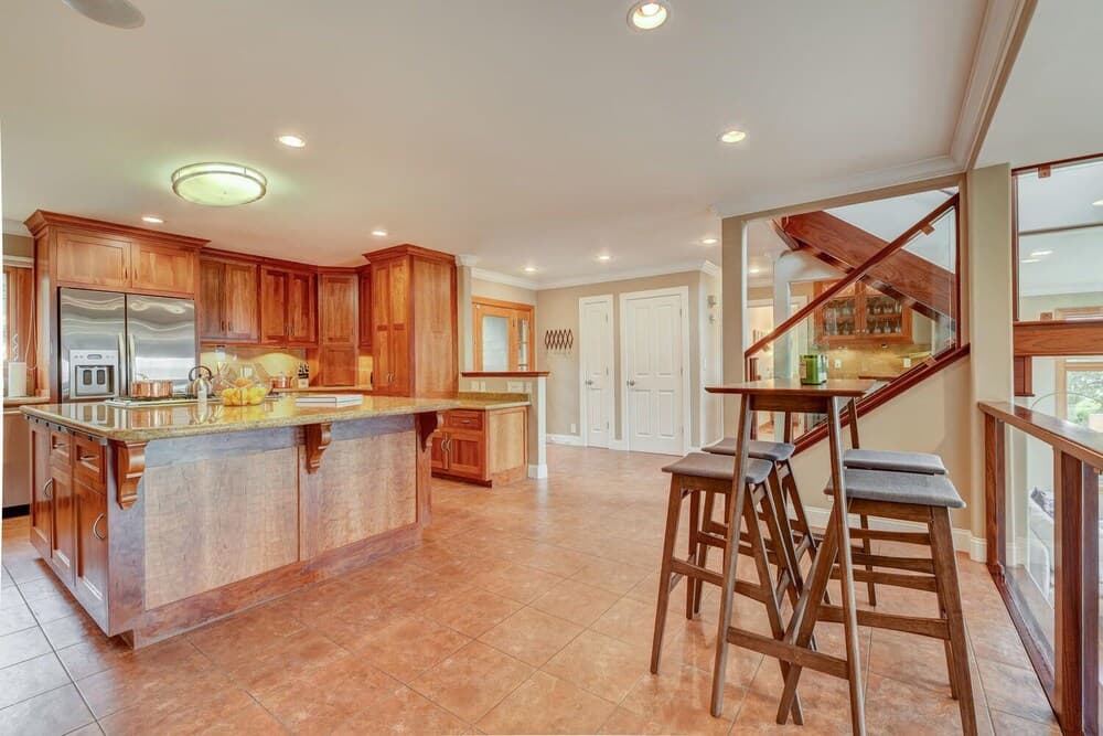 Luxe, Modern, Lavish Views, Minutes To Town 3 Bedroom Home by Redawning