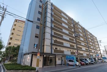 Universal Bay Condominium