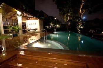 Nimman Pool Villa