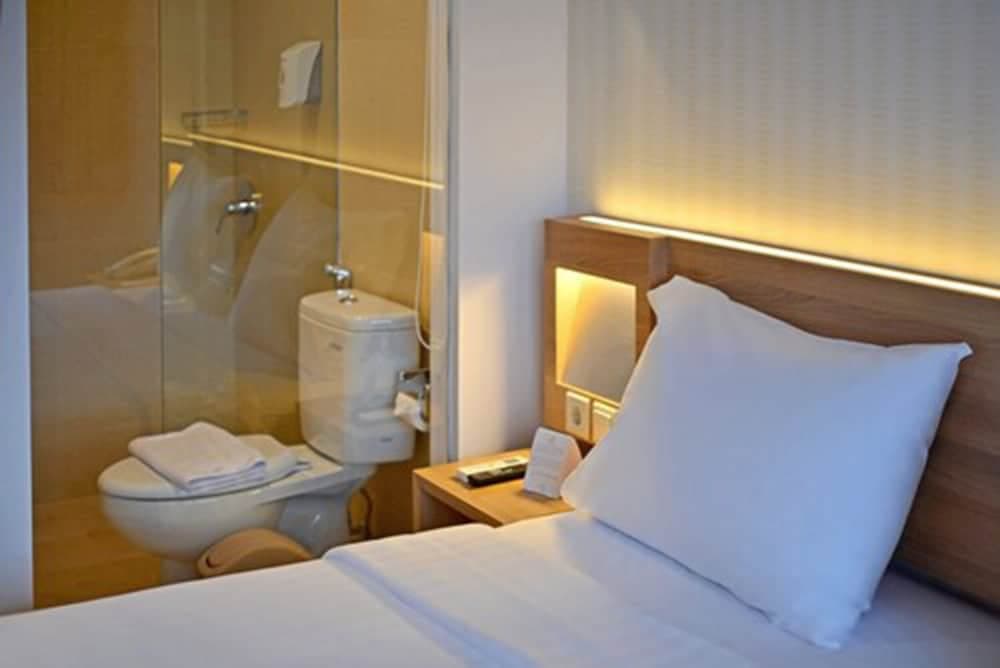 Whiz Prime Hotel Basuki Rahmat Malang