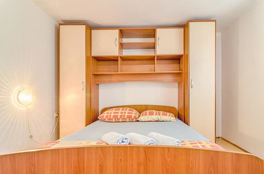 Comfort Pool Apartments