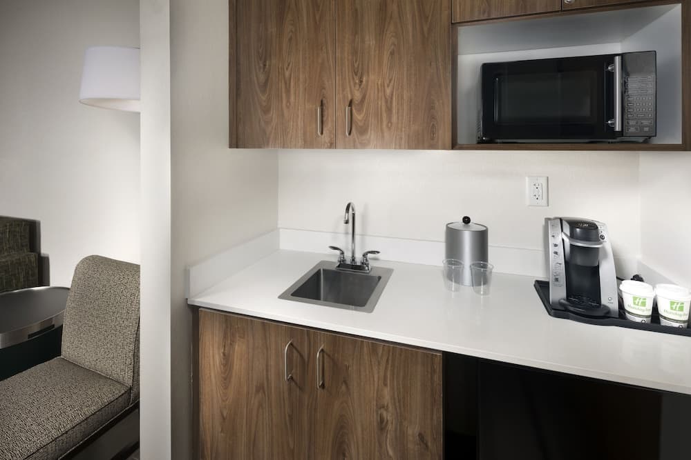 Holiday Inn & Suites Arden - Asheville Airport by IHG