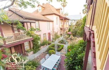 Casa De Solana and Victorian House Bed & Breakfast