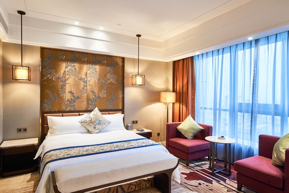 Huayu Landmark Hotel