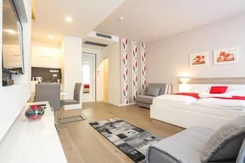 Urban Apartments Strossa