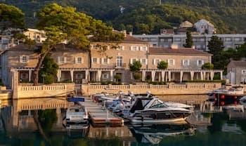 Lazure Hotel and Marina