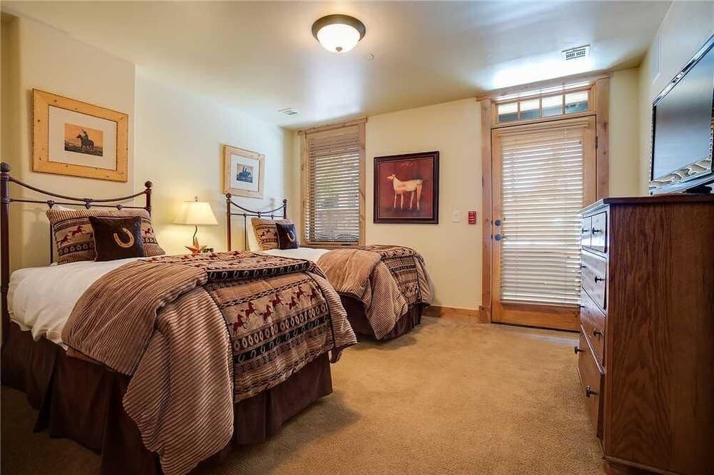 6112 Bear Lodge, Trappeur's Crossing Apartment 3