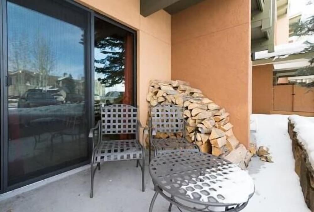 218 Storm Meadows Club B Apartment 1