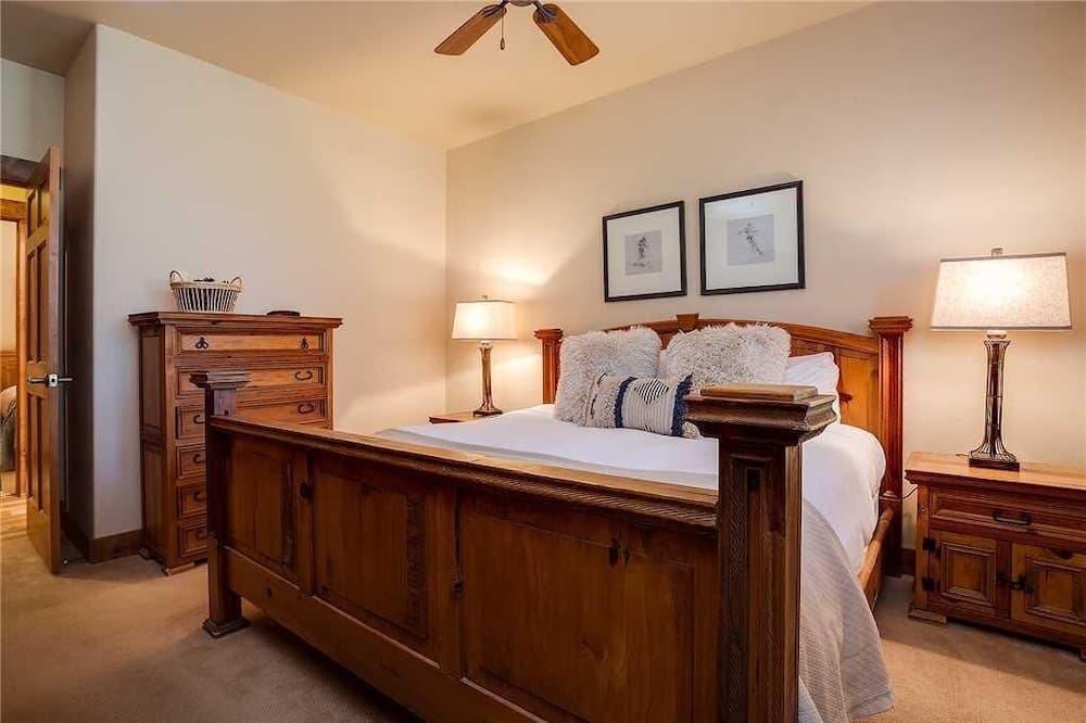 2103 Timberline Lodge, Trappeur's Crossing Apartment 2