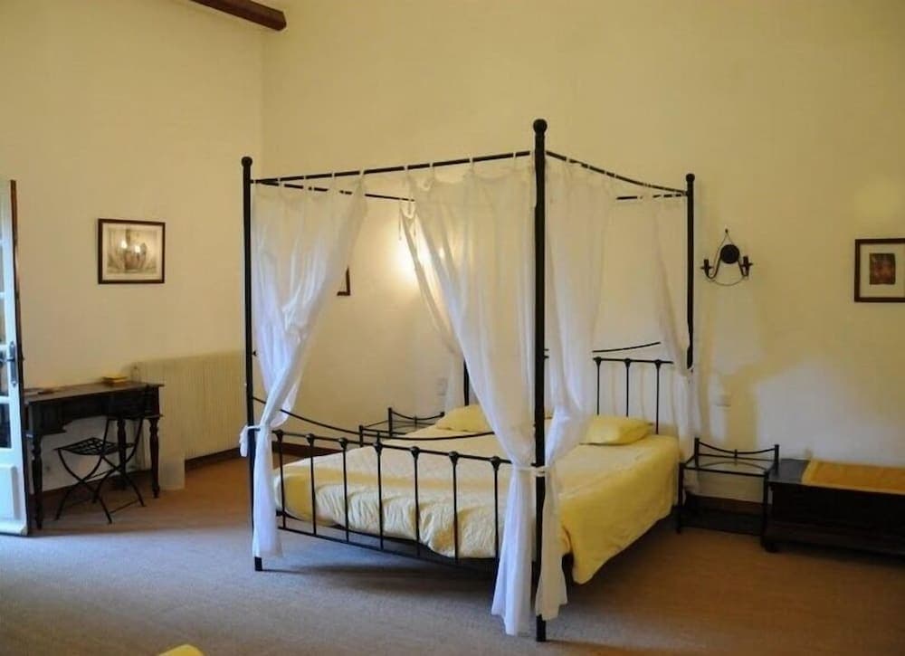 Clos St Pierre de Fraisse