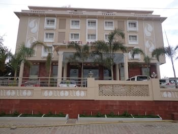 Hotel Ashwa Park