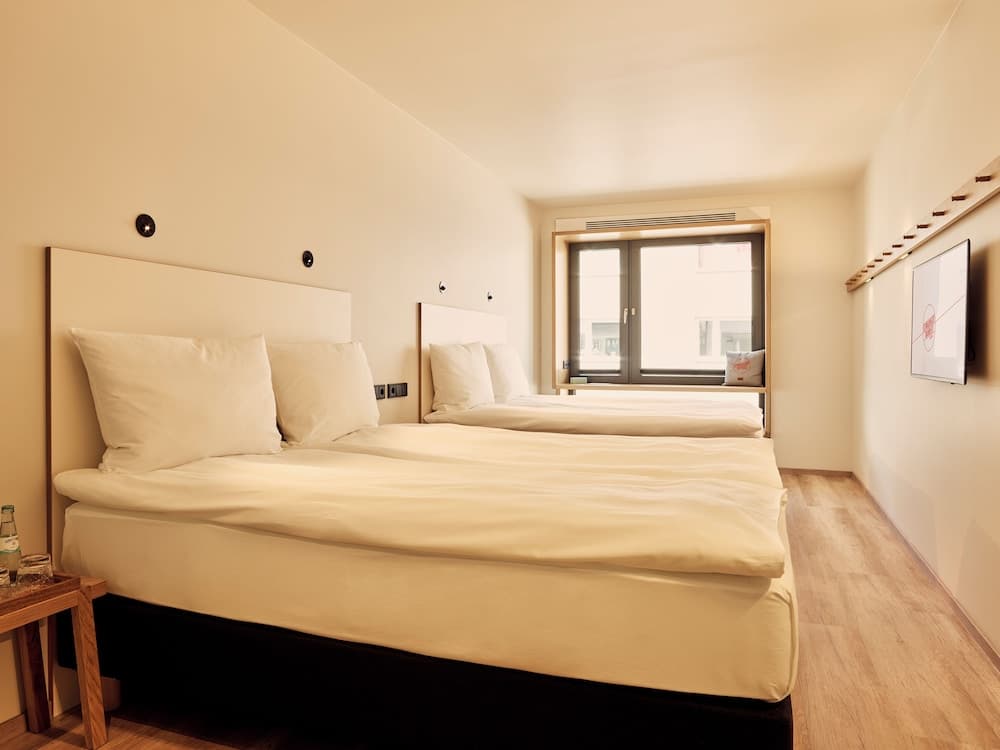 Schwabinger Wahrheit by Geisel