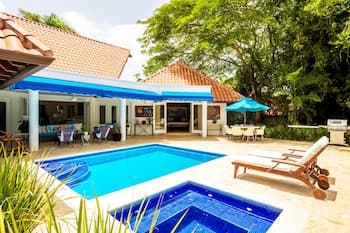 Unlimited Luxury Laureanne's Villa