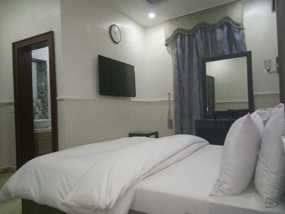 Margaretta Classic Suites and Hotel